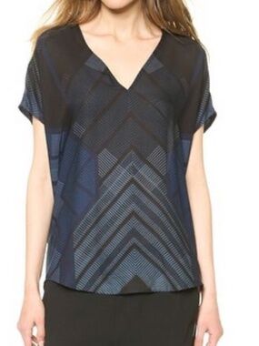 Vince Navy Blue and Black Geometric Short Sleeve Blouse Silk Dolman cap sleeve